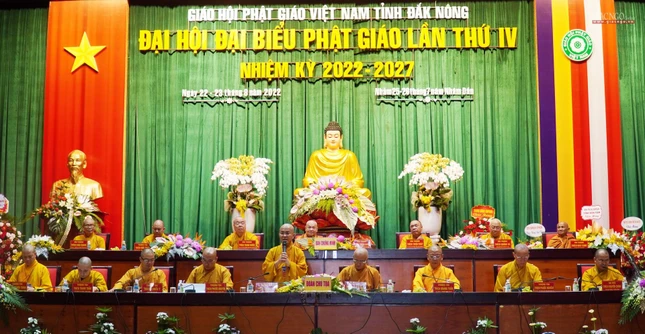 Thượng tọa Thích Quảng Hiền chủ tọa phiên đại hội Thượng tọa Thích Quảng Hiền chủ tọa phiên đại hội