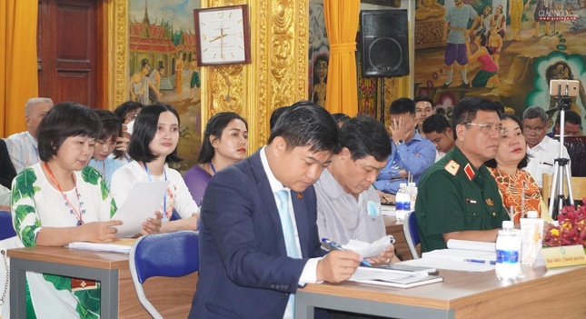 Khách mời tham dự Khách mời tham dự