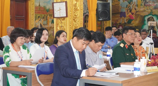 Khách mời tham dự Khách mời tham dự