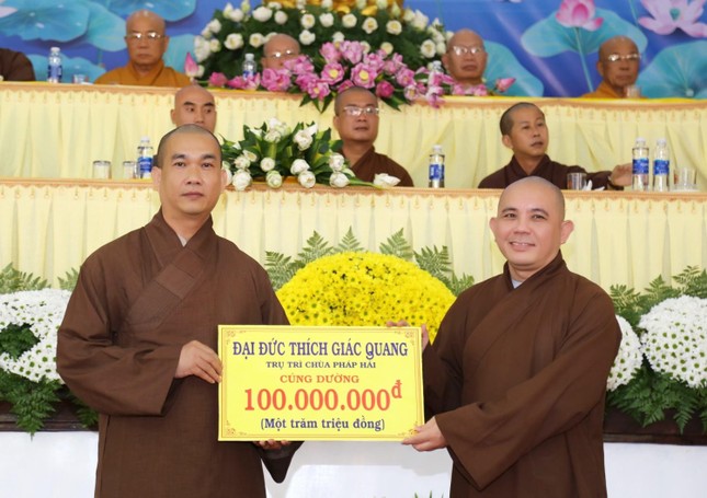 Trường nhận sự hỷ cúng từ nhiều chư tôn đức và mạnh thường quân trong và ngoài tỉnh Trường nhận sự hỷ cúng từ nhiều chư tôn đức và mạnh thường quân trong và ngoài tỉnh