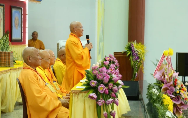 Hòa thượng Thích Nguyên Phước đạo từ chứng minh Hòa thượng Thích Nguyên Phước đạo từ chứng minh