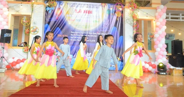 Đội múa Gia đình Phật tử các chùa