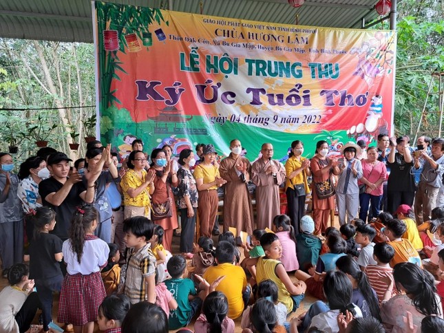 Chúc các em có một mùa trung thu nhiều niềm vui