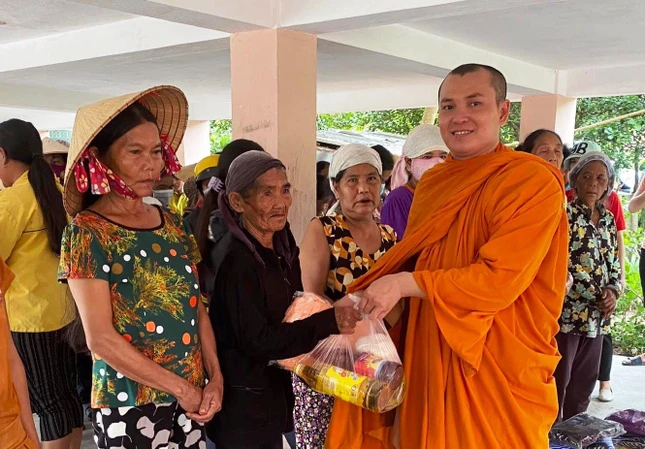 Chương trình do Tịnh xá Ngọc Duyên (thị xã An Nhơn), Ni sư Thích nữ Thuần Liên, trụ trì chùa Thiện Đức (thành phố Quảng Ngãi) và thiện nam tín nữ Phật tử, mạnh thường quân tổ chức