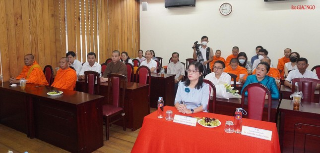 Các nhà nghiên cứu, đại biểu tham dự