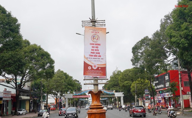 Pano được thiết trí trên đường Nguyễn Tất Thành