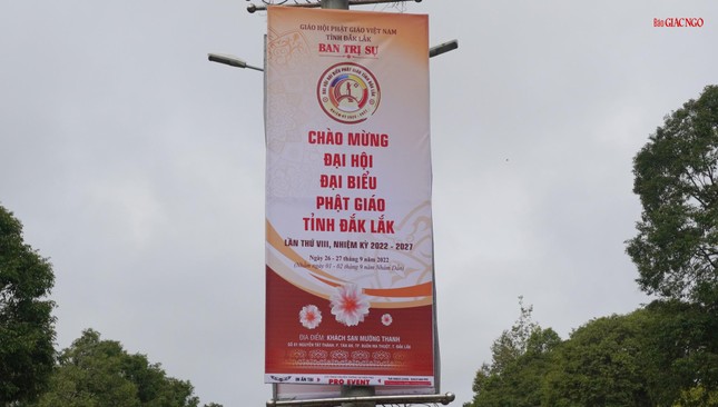 Và các tuyến đường chính dẫn vào nơi diễn ra đại hội