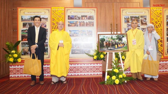 Chư tôn đức các huyện, thị xã, thành phố trong tỉnh