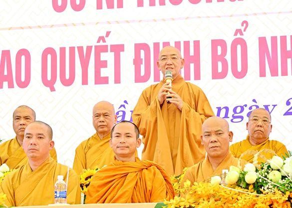 Thượng tọa Thích Bình Tâm huấn từ đến tân trụ trì Thượng tọa Thích Bình Tâm huấn từ đến tân trụ trì