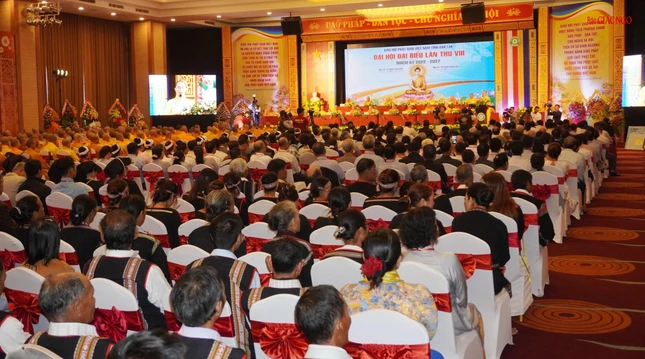 Gần 600 đại biểu tham dự