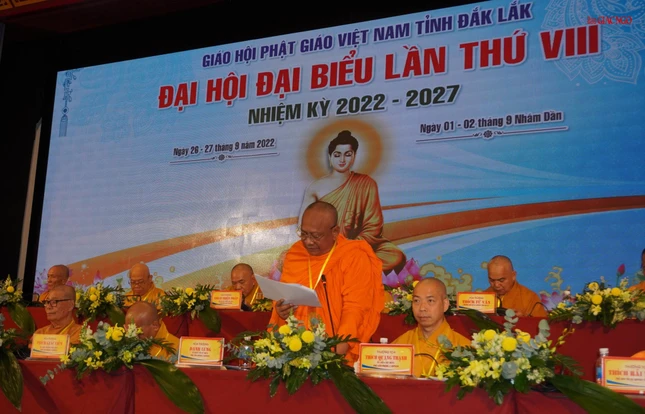 Hòa thượng Danh Lung tham gia điều phối chương trình