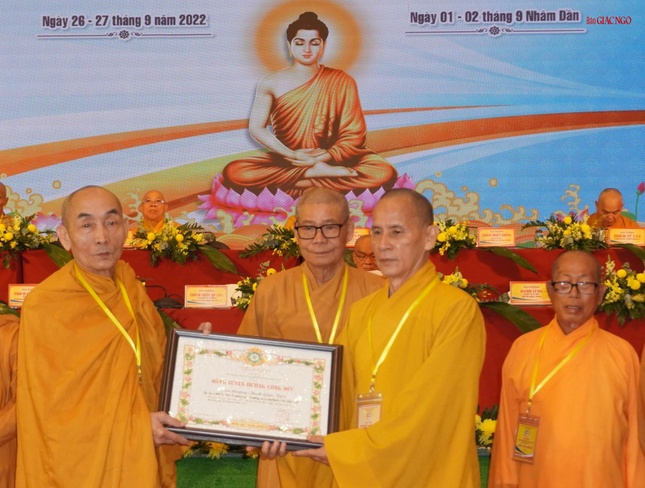 Trung ương Giáo hội đã tặng Bằng tuyên dương công đức đến 1 tập thể và 31 cá nhân