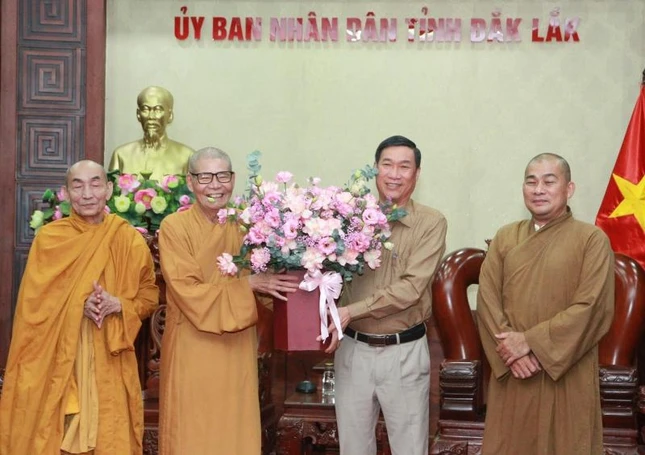 Thăm và cảm ơn tại Ủy ban Nhân dân tỉnh Đắk Lắk