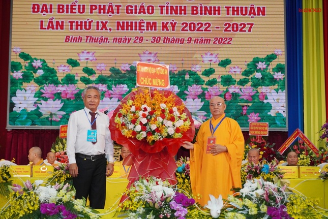 Lẵng hoa chúc mừng của Cục A02 - Bộ Công an