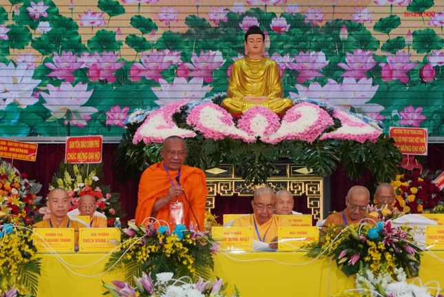 Hòa thượng Danh Lung chủ tọa