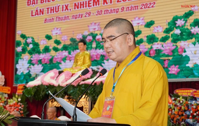 Đại đức Thích Nguyên Nguyệt, Chánh Thư ký Ban Trị sự GHPGVN tỉnh thông qua danh sách trao tuyên dương công đức của Ban Trị sự GHPGVN tỉnh