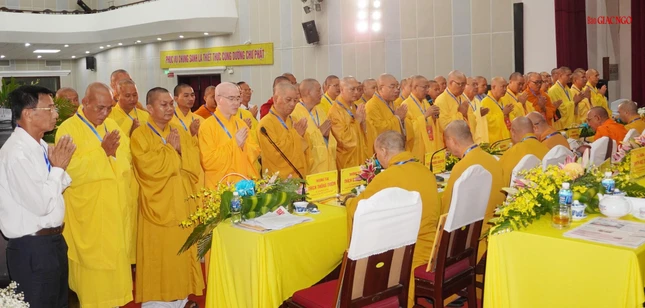 Tân Ban Trị sự GHPGVN tỉnh nhiệm kỳ 2022-2027 cung thỉnh Ban Chứng minh