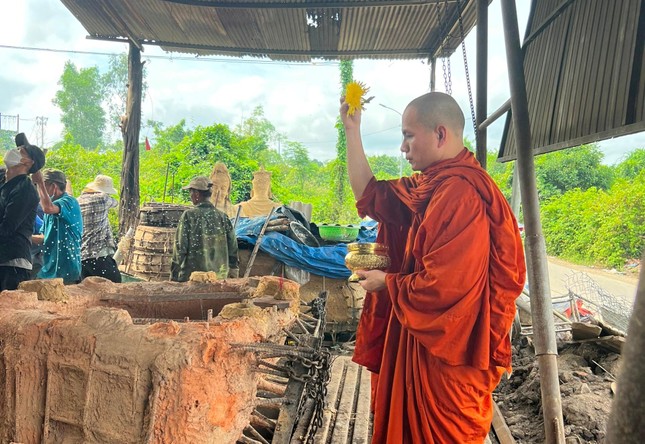 Đại đức Minh Tấn sái tịnh Đại đức Minh Tấn sái tịnh