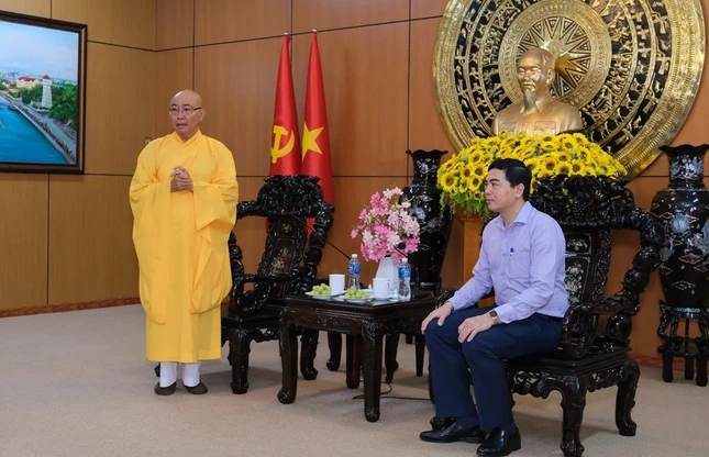 Hòa thượng Thích Minh Nhật cảm ơn đến ông Nguyễn Hoài Anh