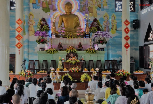 Hòa thượng Thích Minh Giác thuyết pháp