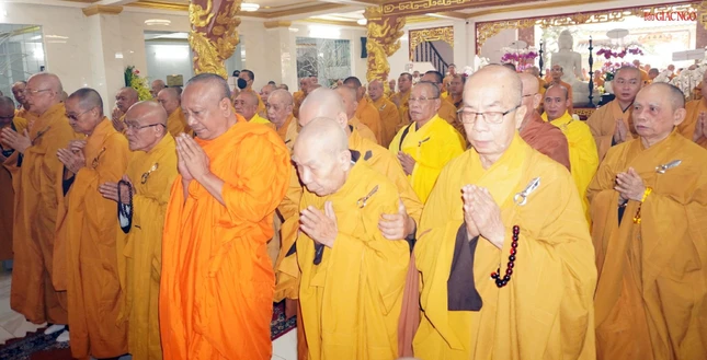 Chư tôn đức thành kính tưởng niệm Chư tôn đức thành kính tưởng niệm