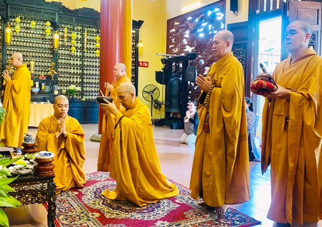 Khóa lễ cung tiến Giác linh