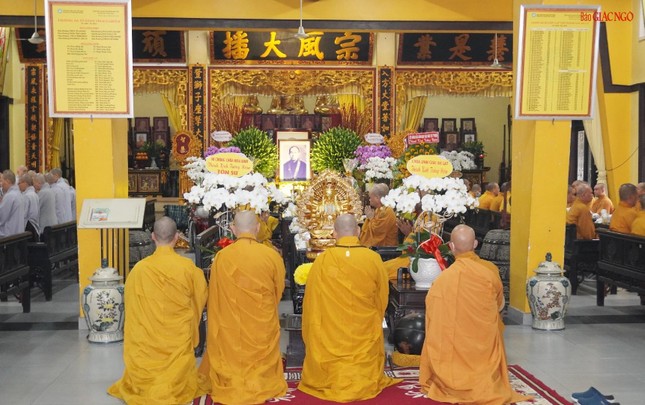 Trang nghiêm lễ tưởng niệm húy nhật sơ tổ khai sơn tổ đình Vĩnh Nghiêm