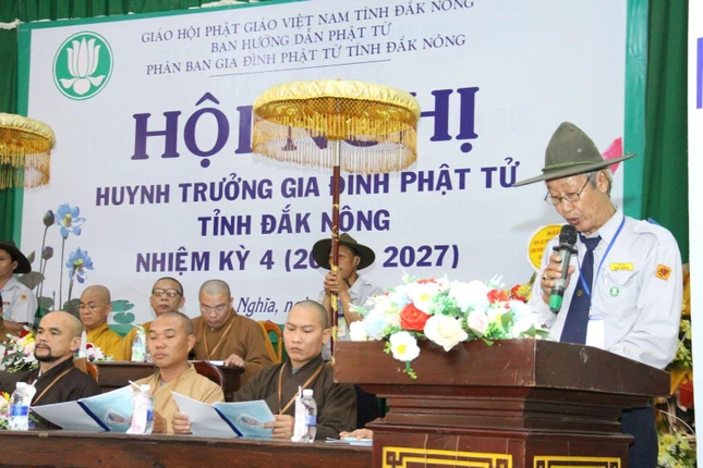 Huynh trưởng Thị Vân - Lê Văn Tuyển phát biểu khai mạc