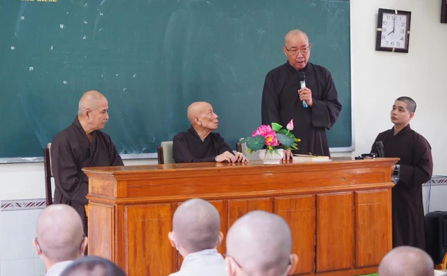 Hòa thượng Thích Minh Nhật phát biểu