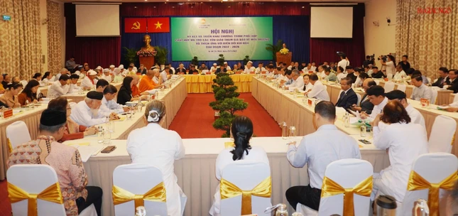 Hội nghị diễn ra tại Hội trường Nhà khách Chính phủ (quận 1, TP.HCM) Hội nghị diễn ra tại Hội trường Nhà khách Chính phủ (quận 1, TP.HCM)