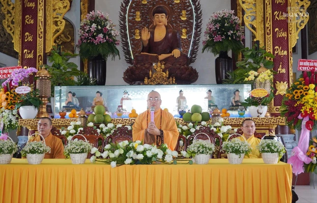 Thượng tọa Thích Nhuận Quang ban đạo từ chứng minh