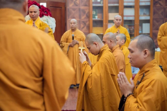 Khóa lễ cung tiến Giác linh