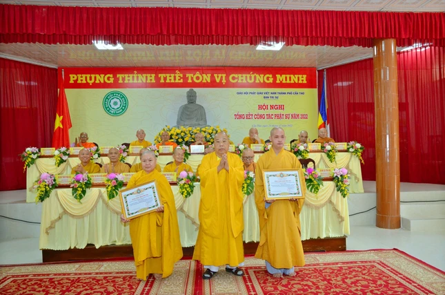 Trao quyết định bổ nhiệm trụ trì