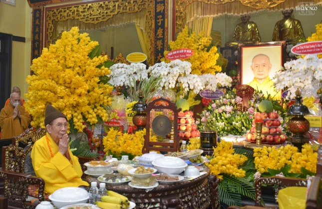 Trưởng lão Hòa thượng Thích Đức Nghiệp chứng minh buổi lễ chính thức Trưởng lão Hòa thượng Thích Đức Nghiệp chứng minh buổi lễ chính thức