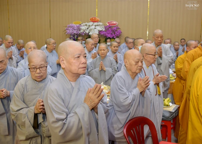 Chư tôn đức Ni tưởng niệm Chư tôn đức Ni tưởng niệm