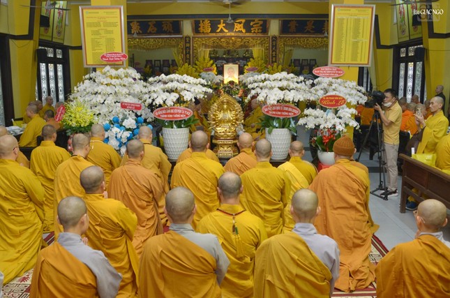 Môn đồ pháp quyến tác bạch cúng dường trai Tăng, cảm tạ