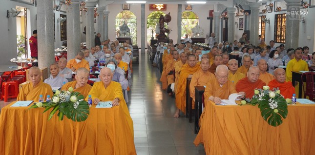 Chư tôn đức tham dự lễ tổng kết Phật sự Phật giáo quận năm 2022