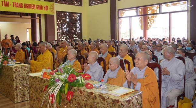 Chư tôn đức Tăng Ni Phật giáo quận tham dự hội nghị