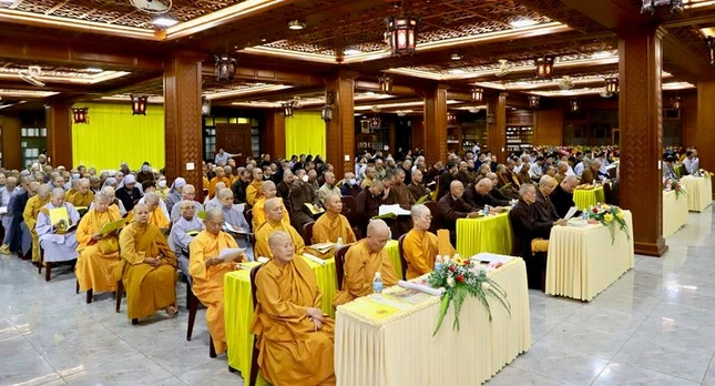 Chư tôn đức Tăng Ni tham dự Chư tôn đức Tăng Ni tham dự