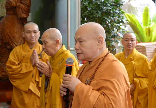 Hòa thượng Thích Thiện Nhơn cung tuyên tiểu sử Trưởng lão Hòa thượng Thích Thiện Từ