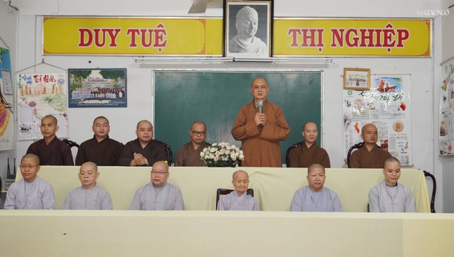 Thượng tọa Thích Thiện Chơn phát biểu mở đầu