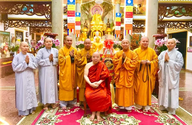 Phật giáo Q.Gò Vấp chúc Tết đến chư tôn đức - Ảnh: T.Tâm