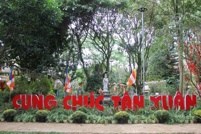 Cung chúc tân xuân