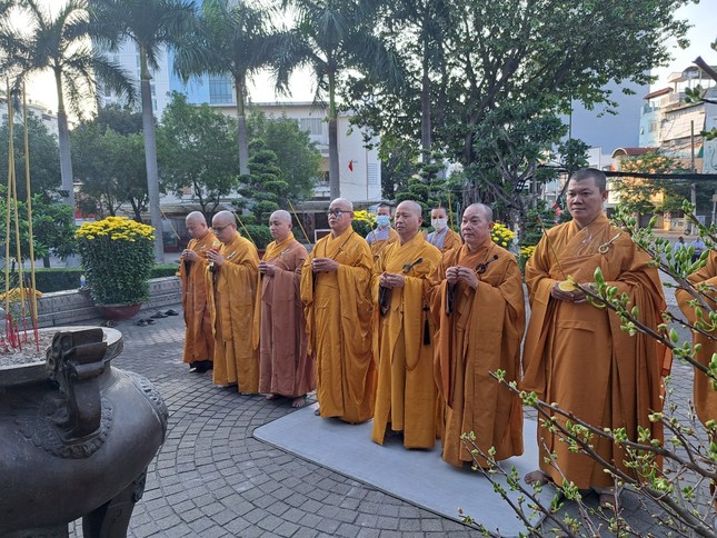 Thành kính dâng hương tưởng niệm Thành kính dâng hương tưởng niệm