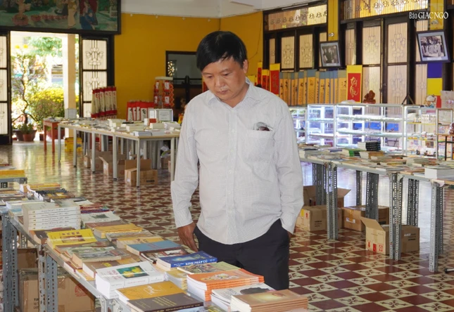 Một bạn đọc tìm kiếm sách phù hợp