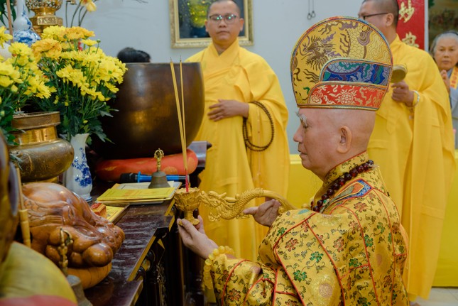 Niêm hương bạch Phật Niêm hương bạch Phật