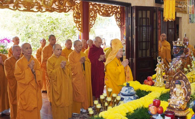 Lễ khai đàn Dược Sư