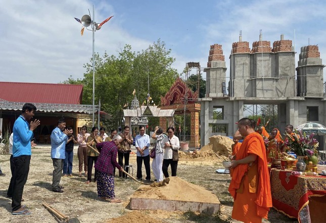 Chư tôn đức và Phật tử tham dự - Ảnh: TKQ Chư tôn đức và Phật tử tham dự - Ảnh: TKQ