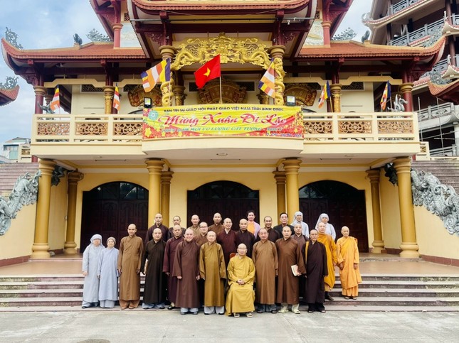 Lưu niệm đầu Xuân Quý Mão tại Trụ sở Phật giáo tỉnh Bình Định