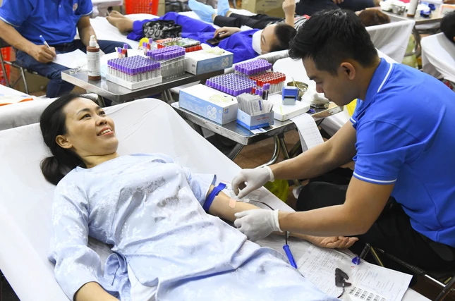 Mỗi giọt máu cho đi. Một cuộc đời ở lại